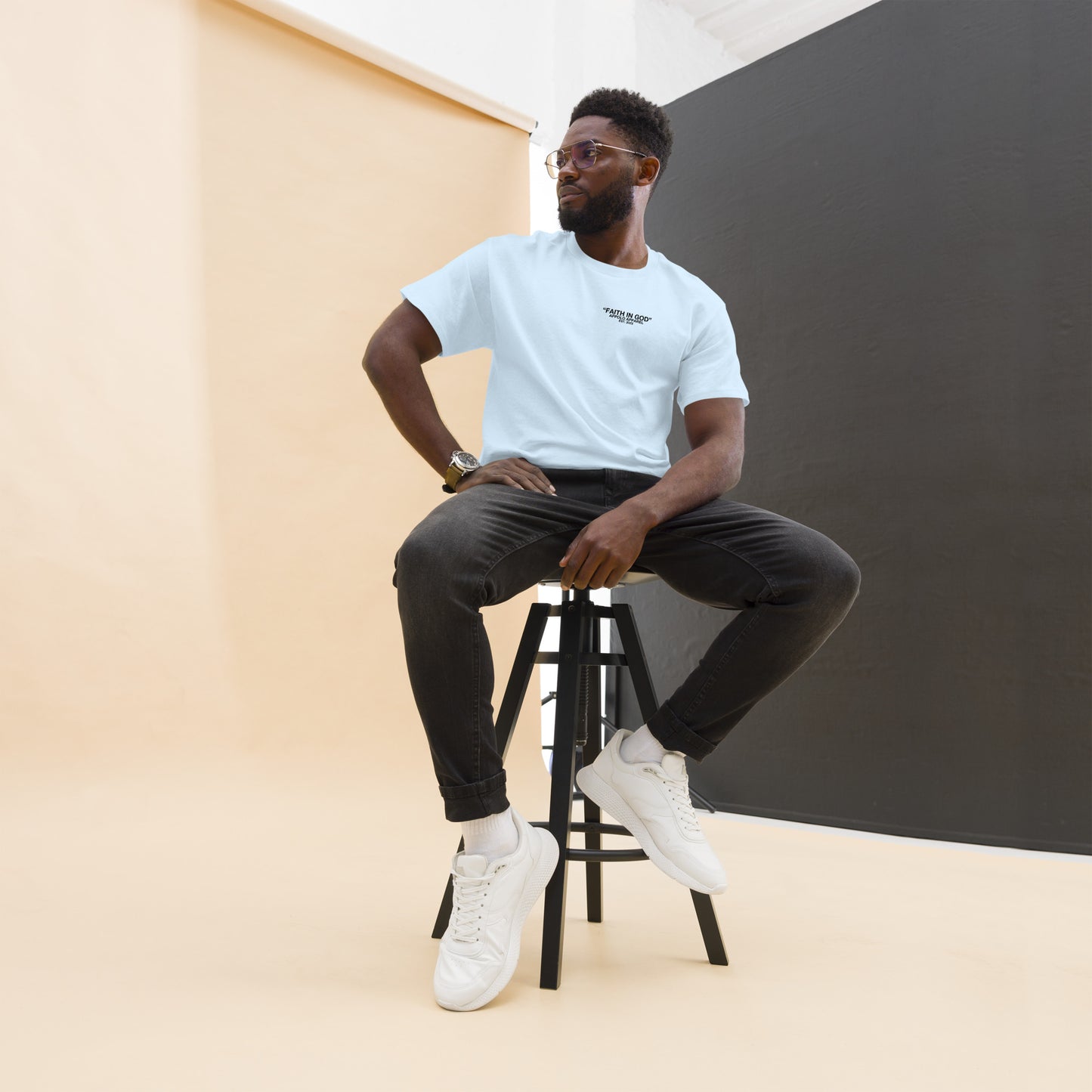 “FAITH IN GOD” WHITE FITTED TEE